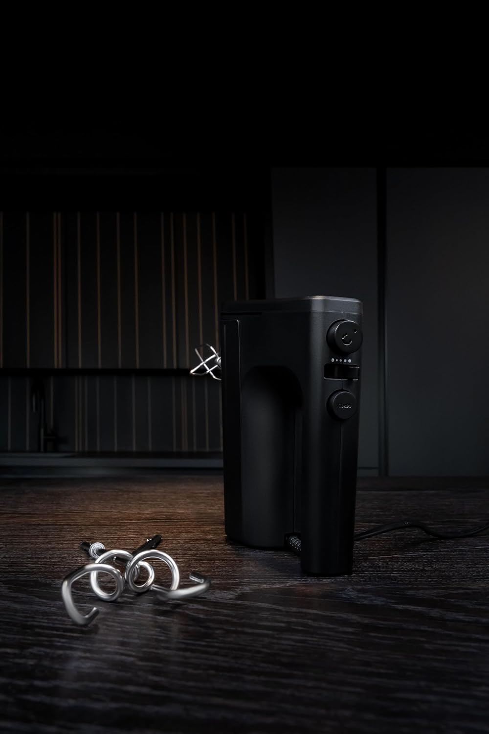 Handrührer 500W – stufenlos + Turbo, inkl. Edelstahl-Schneebesen &amp; Knethaken, Einhandbedienung, Seri