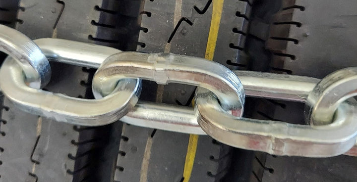 Grizzlar GTU-137 Gabelstapler Vierkant Leiter Schneeketten 8.25-15NHS