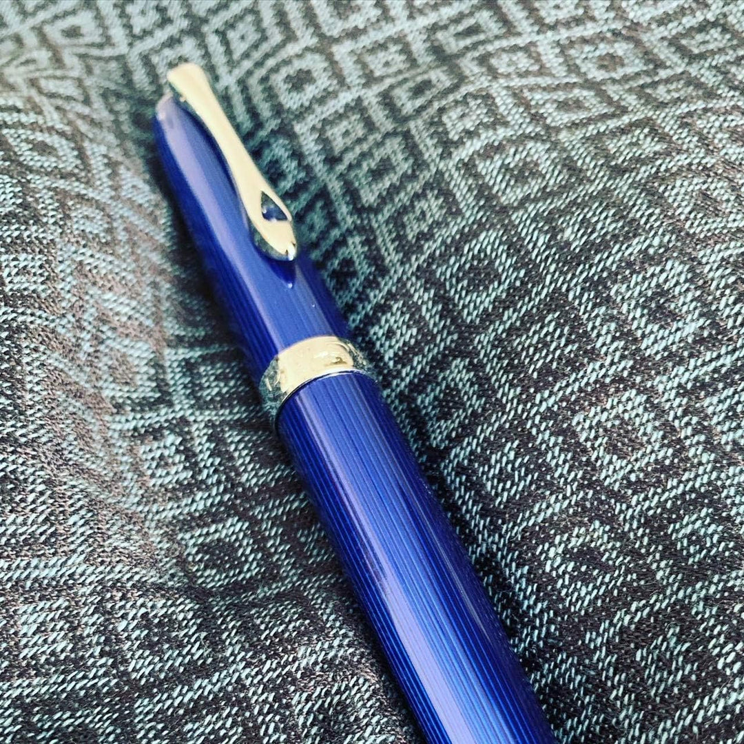 DIPLOMAT - Füllhalter Excellence A2 Skyline blau - Schick und elegant - Lange Lebensdauer - Funkelnd
