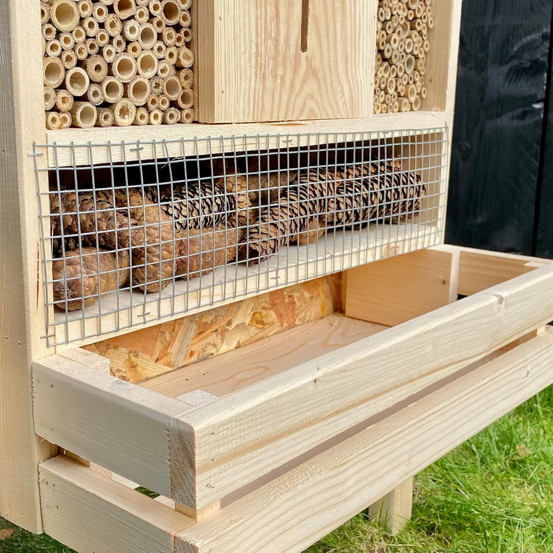 GARTENETAGE Stehendes Insektenhotel XXL mit Pflanzenoase/Naturbelassenes, massives Insektenhaus Gros