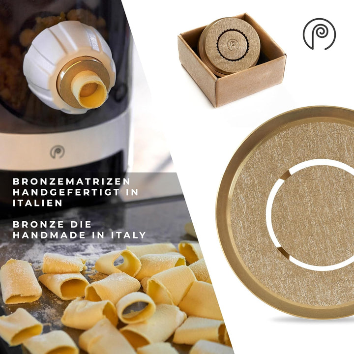 Pastaio Nudelmaschine, 14 Stück, davon 3 aus Bronze für 19 Nudelsorten. Nudelmaschine, produziert bi