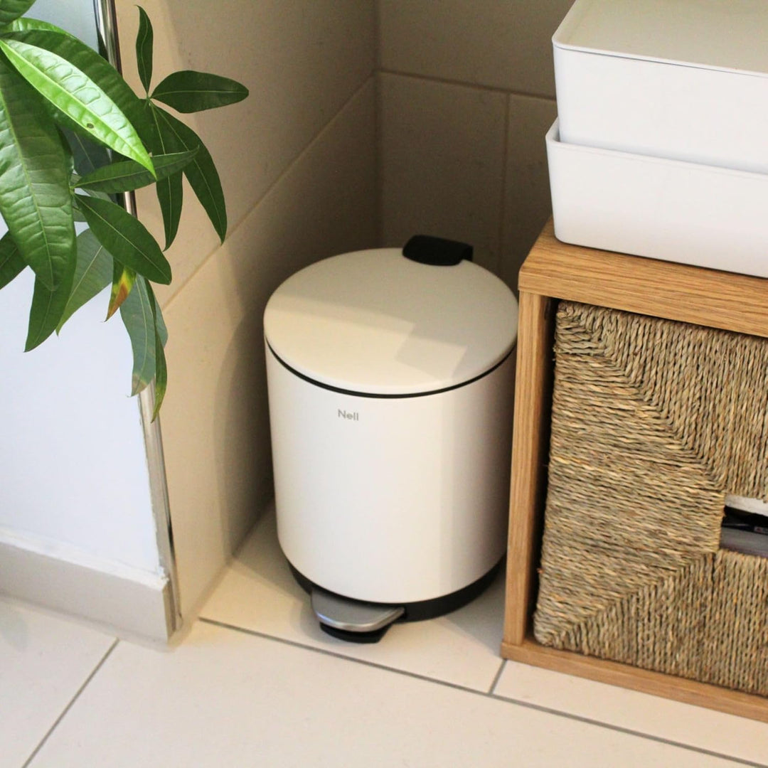 Nell Softclose Kosmetikeimer 5 L – Badmülleimer & Treteimer mit Metallpedal, leisem Deckel & herausn