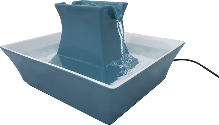 PetSafe Drinkwell Trinkbrunnen Pagoda, Filtert Wasser für Hunde und Katzen, Keramik, 2 Liter Fassung