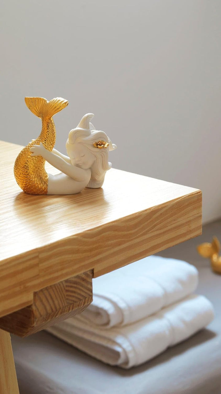 LLADRÓ Meerjungfrau-Figur Spielen Am Meer. Gold. Meerjungfrau. Porzellan.