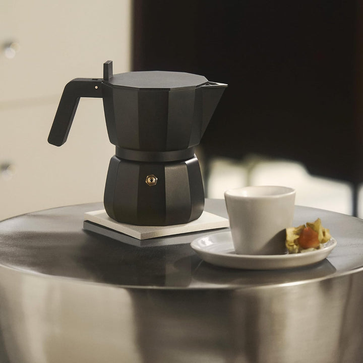 Alessi Moka DC06/1 B - Design Espressokocher aus Gussaluminium, Griff und Knopf aus PA, Schwarz, 1 T