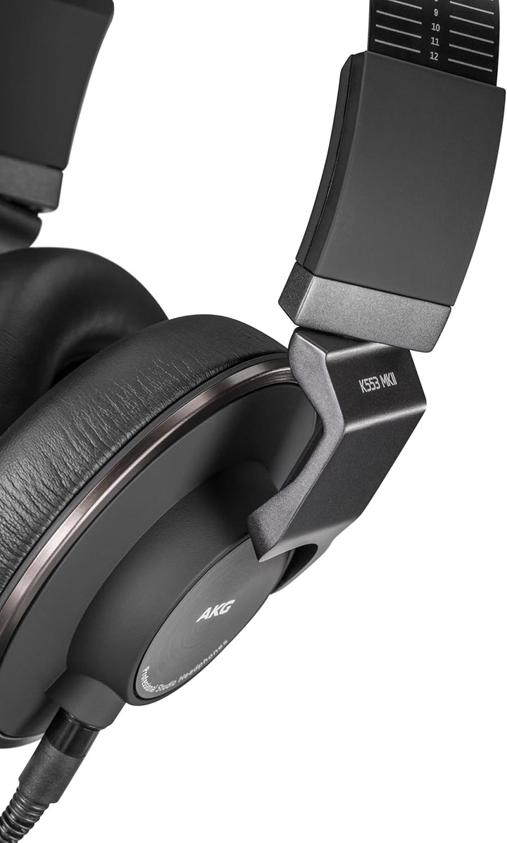 AKG Pro Audio K553 MKII Over-Ear, geschlossene Rückseite, Faltbare Studio-Kopfhörer, Schwarz Ohrumsc