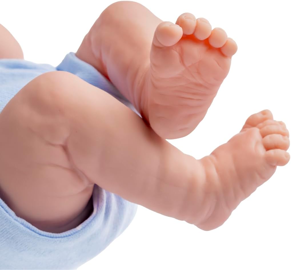 JC TOYS 102-18540 – Kinderpuppe, Körper aus Gummi, Blaue Kleidung mit Punkten, 36 cm