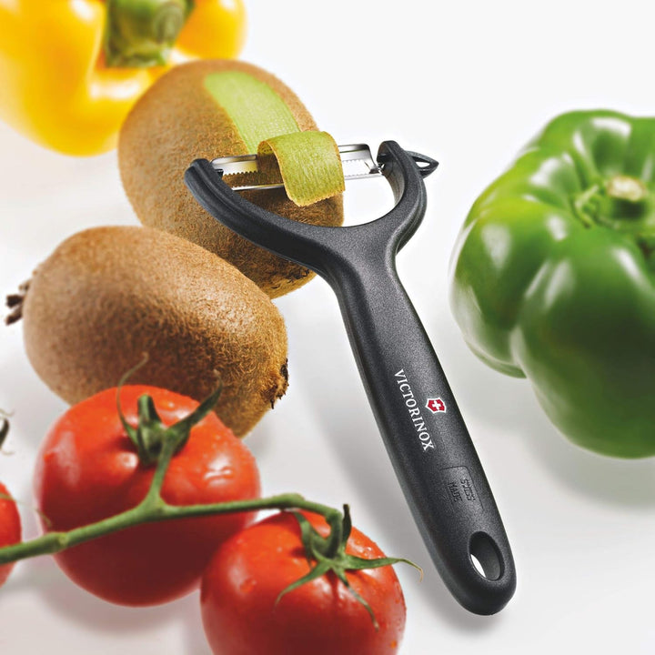 Victorinox Peeler Sparschäler, Gemüseschäler, Extra scharf, Zackenschliffklinge/Zweischneidig, Ergon