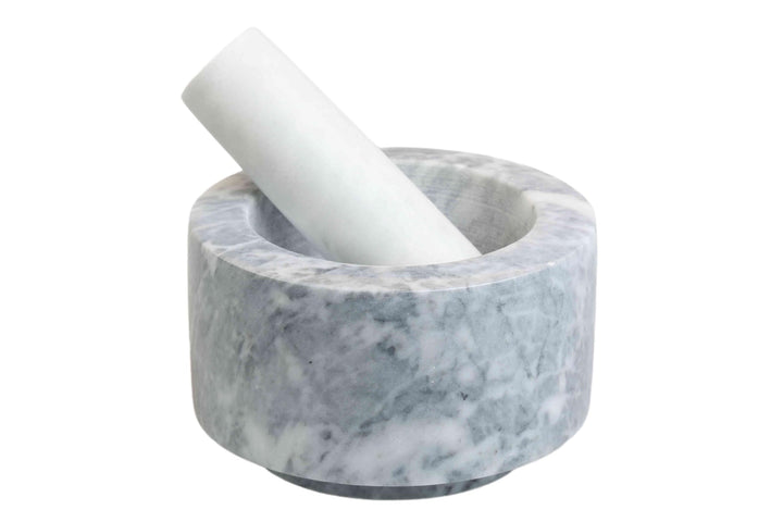 MOON HOME Mörser mit Stössel - Meteor white, aus weissem Marmor/Stein, Hochwertiger Steinmörser für