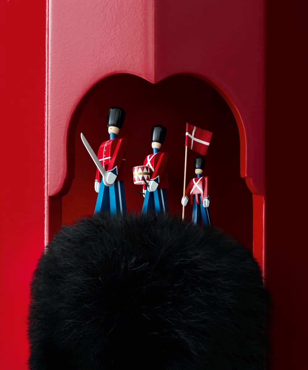 Kay Bojesen Fahnenträger klein Figuren 29.5 cm Holzfiguren Originaldesign, rot 23 x 8 x cm Fahnenträ