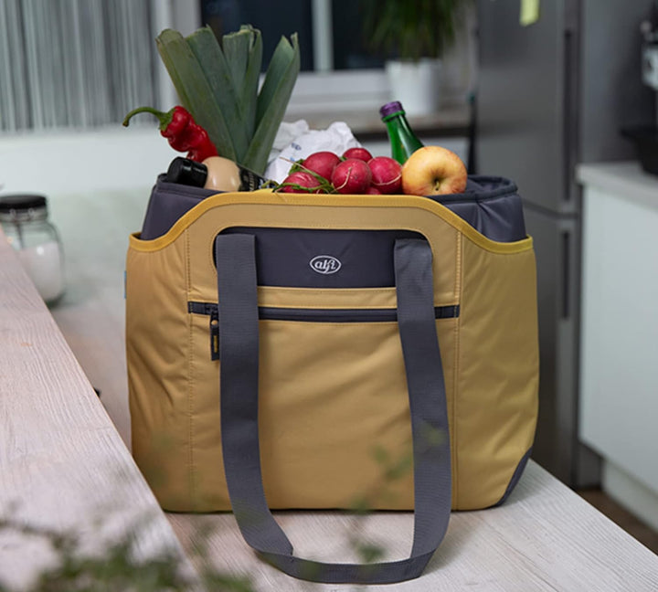alfi ISO BAG 2in1 23 Liter, misted yellow, Thermo-Kühltasche aus Polyester mit extra Tragetasche, is
