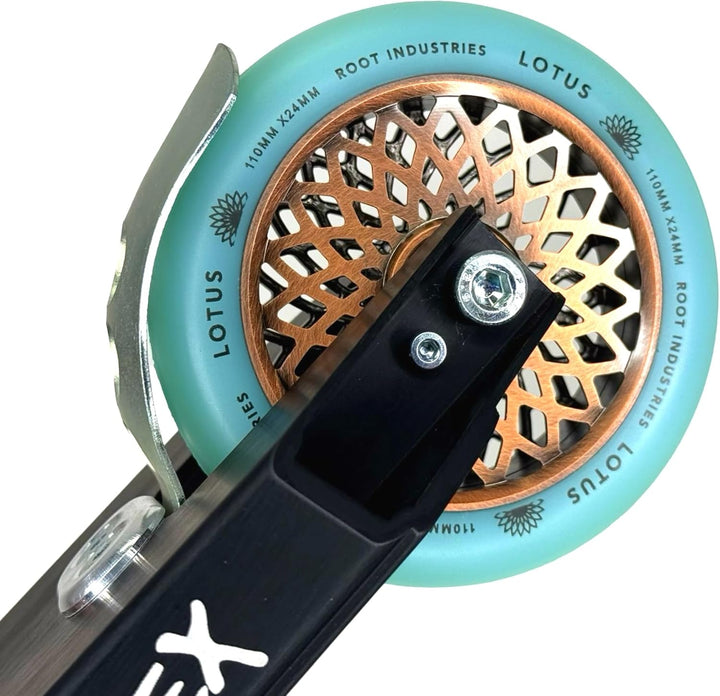 Root Industries Lotus Stunt-Scooter Rolle 110mm + Fantic26 Sticker (Kupfer/Pu Isotope) Kupfer/Pu Pin