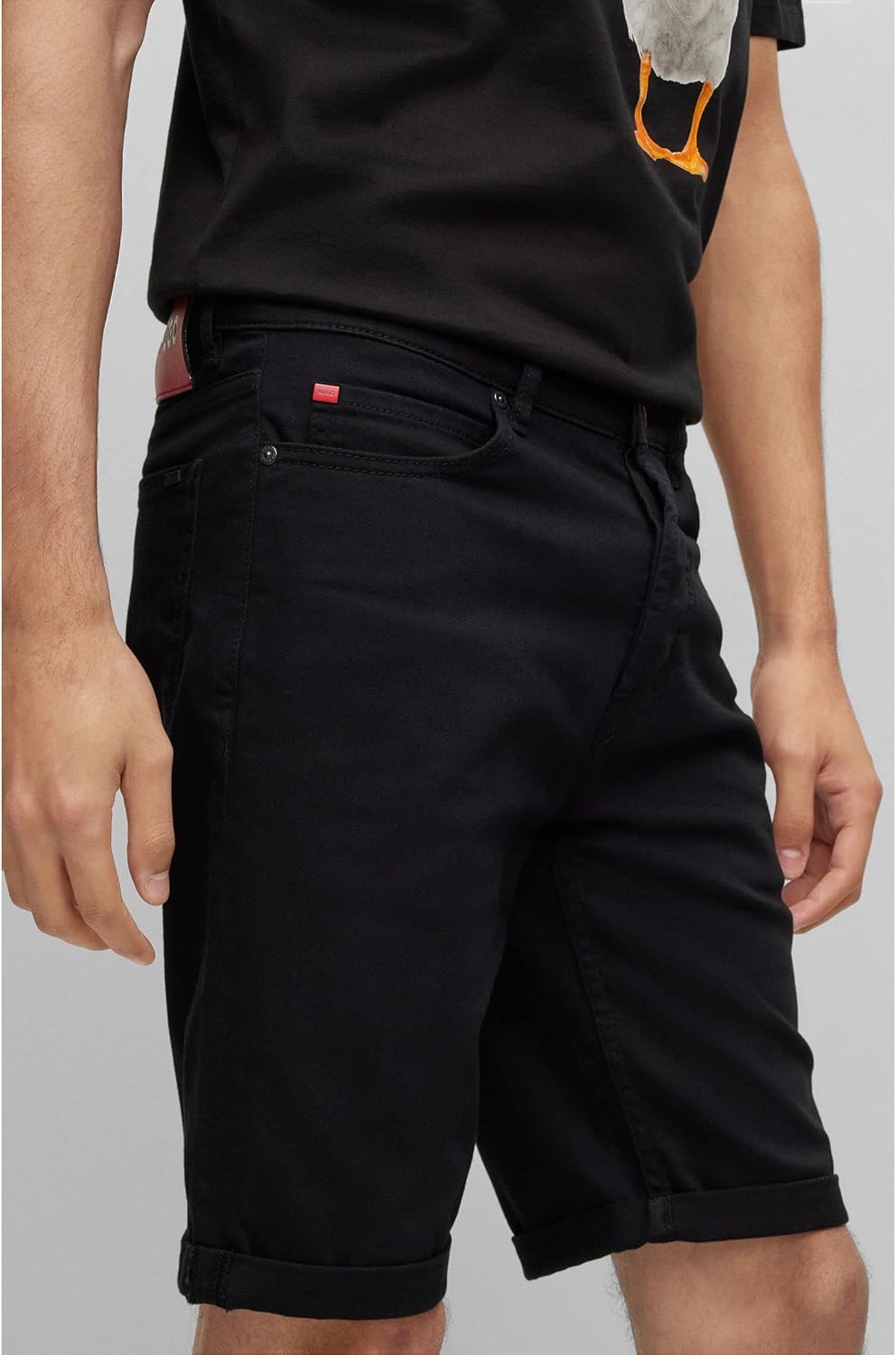 HUGO Herren 634/S Schwarze Tapered-Fit Shorts aus bequemem Stretch-Denim mit Stay-Black-Finish, 28