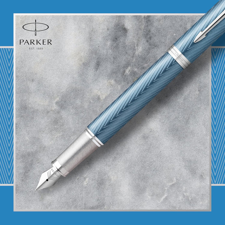 Parker IM Füller | Blaugraue Premium-Lackierung mit Chromverzierung | Füllfederhalter mit feiner Fed