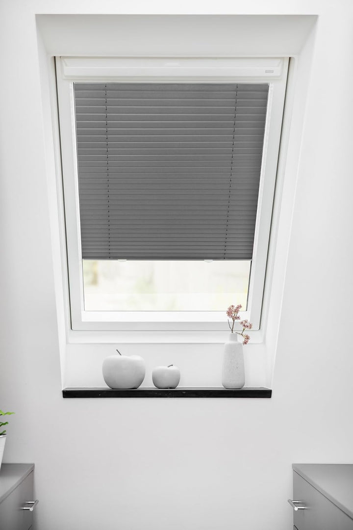 Lichtblick Dachfenster Plissee Haftfix, ohne Bohren, mit Saugnäpfen, für Veluxdachfenster, Fensterpl