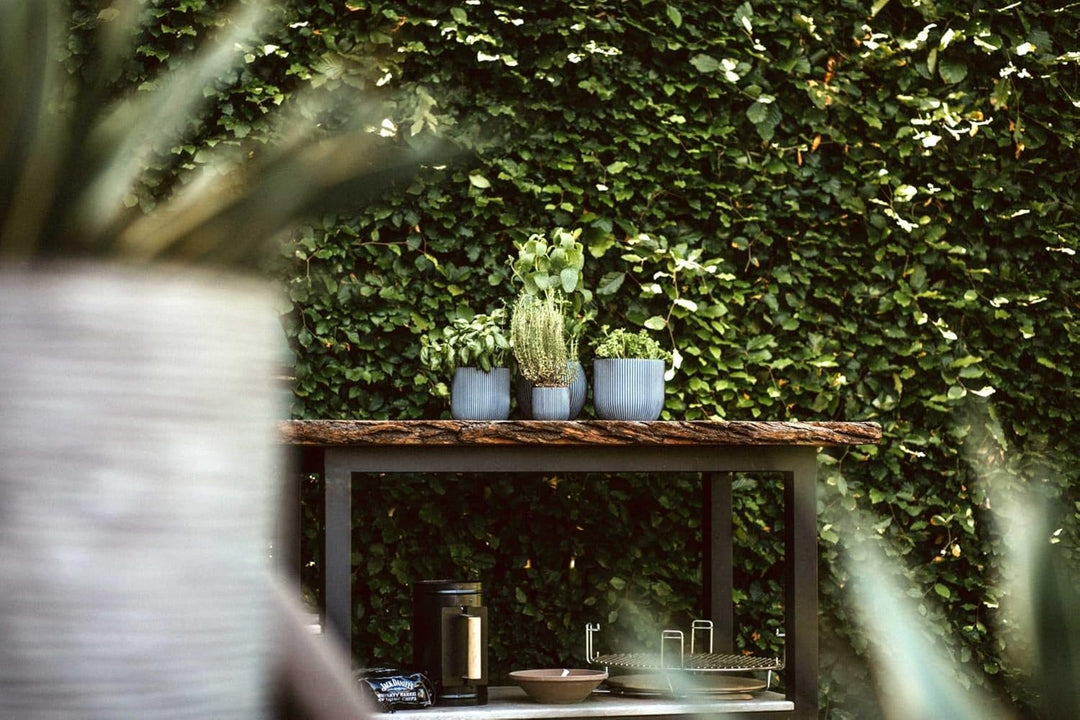 Capi Europe - Blumentopf Kugel Groove Anthracite & Ivory - 24x21 - Elfenbein - Öffnung Ø21 - Blument