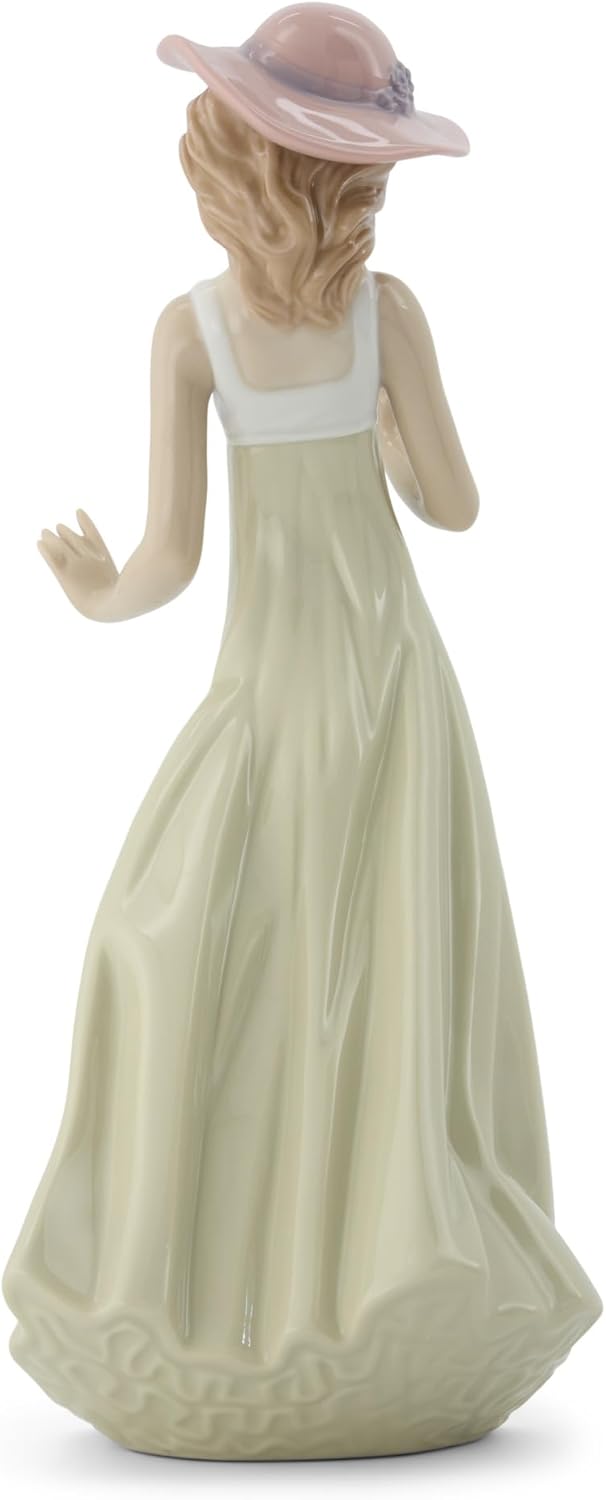 NAO Gentle Breeze Porzellanfigur