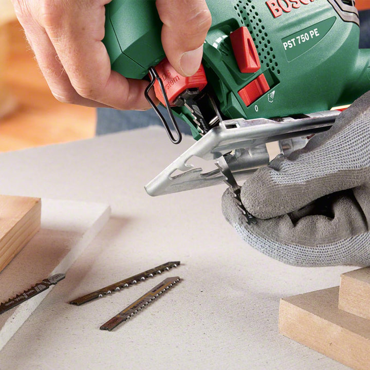 Bosch Home and Garden Stichsäge, grün, 0.603.3A0.500 600 wattsW, 240 voltsV, 530 W, 75 mm profundida
