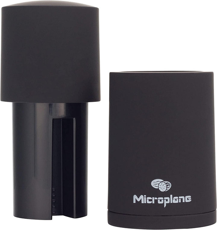 Microplane Gewürzmühle Schwarz für Muskatnuss, Zimt, Tonkabohnen, Langpfeffer und andere getrocknete