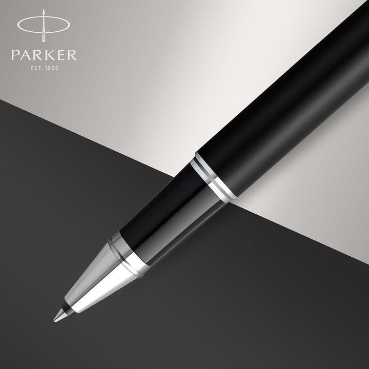 Parker IM Rollerball Mattschwarz mit Chrom-Zierteilen feine Spitze mit schwarzer Tinte Geschenkbox M
