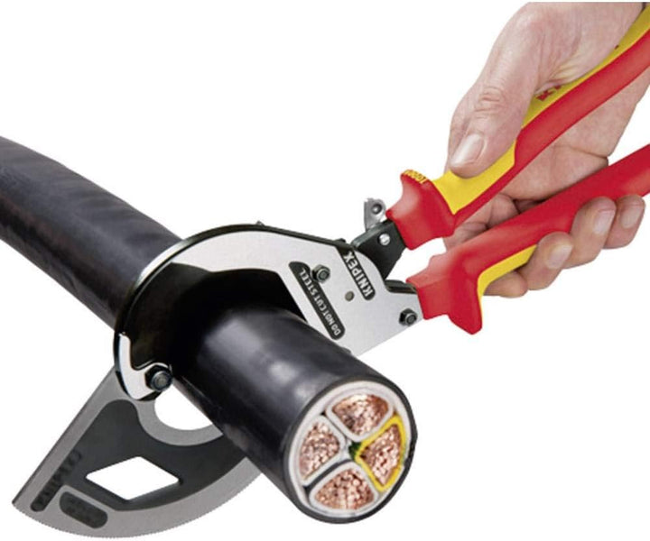 Knipex Kabelschneider (Ratschenprinzip, Dreigang) schwarz atramentiert, isoliert mit Mehrkomponenten