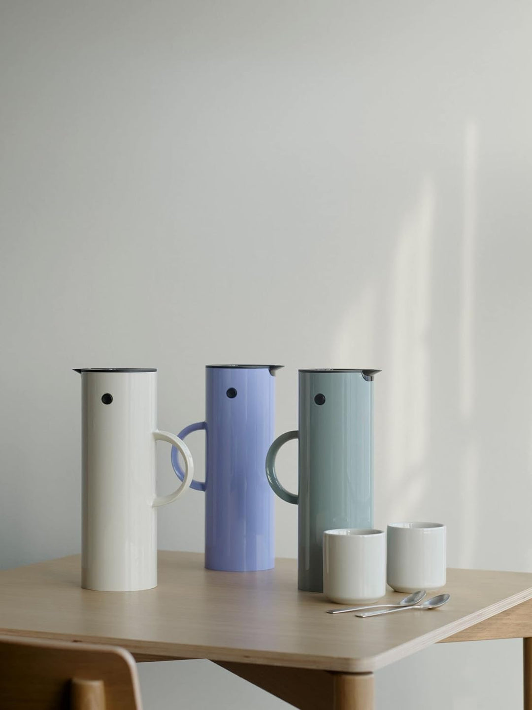 Stelton Isolierkanne EM77 - Doppelwandige Isolierkanne für heisse/kalte Getränke - Tee- & Kaffeekann