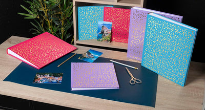 Exacompta 16392E Fotoalbum PLUM' 60 Fotos 30 weisse Seiten im Format 25 x 25 cm Einband aus himbeerf