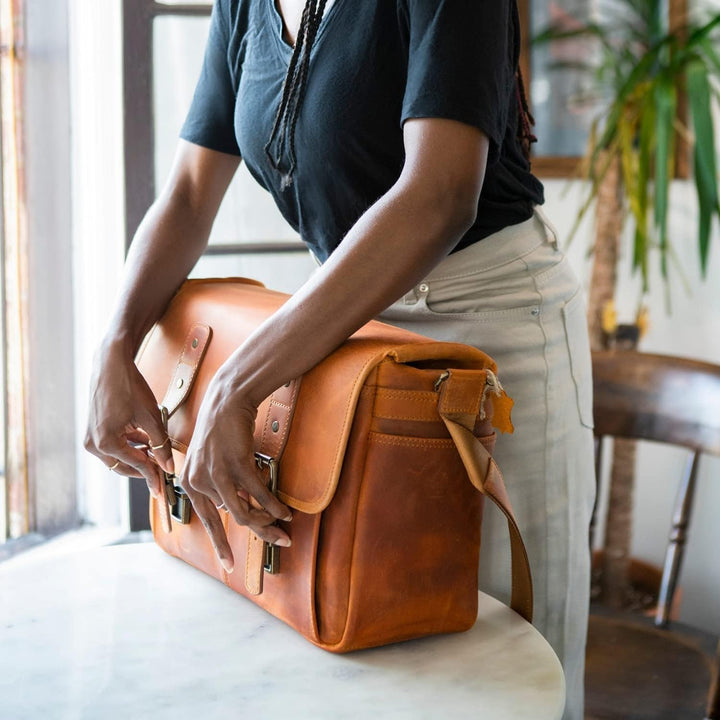 MegaGear Laptoptasche Umhängetasche für Notebook - Tablet Botentasche mit Verstellbarem Tragriemen C