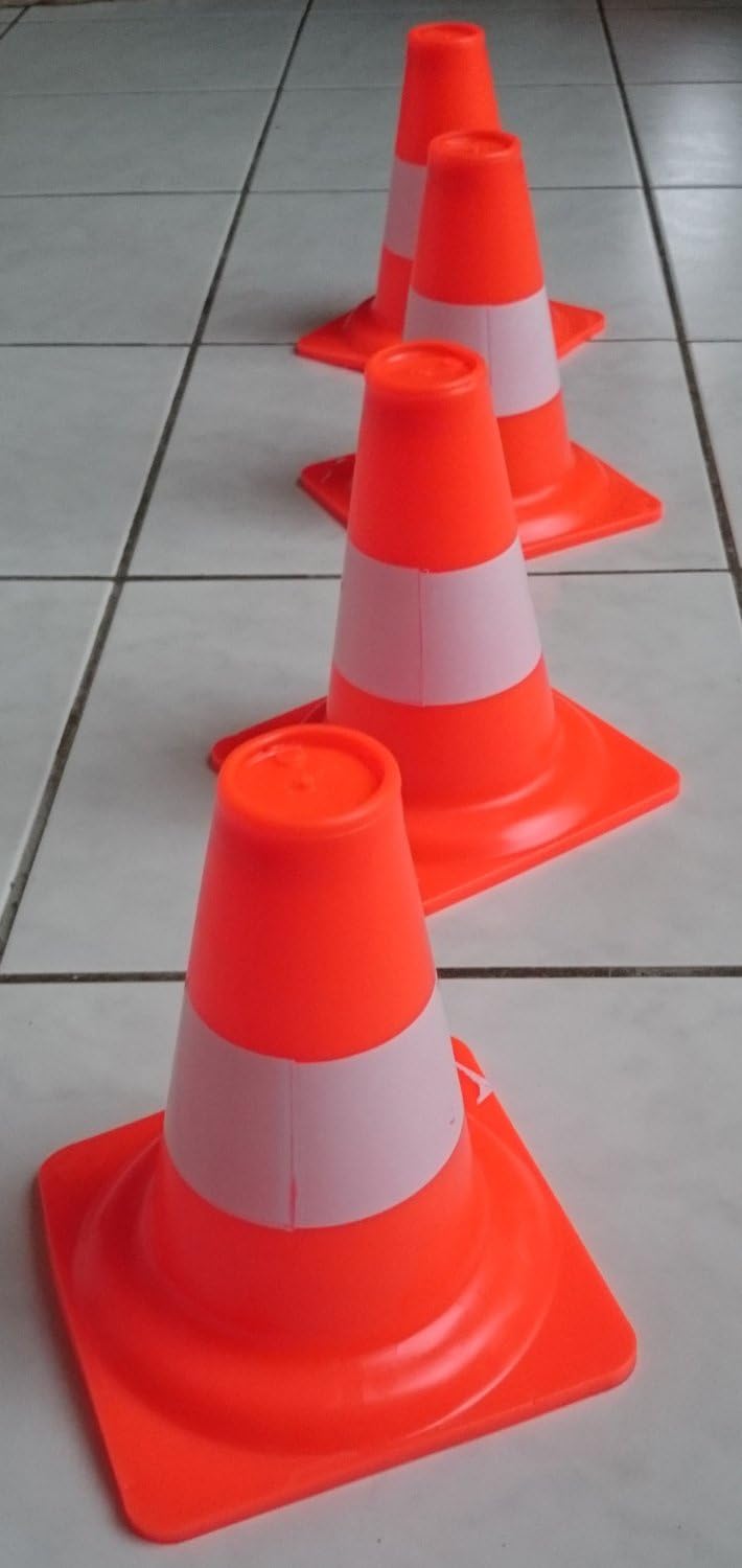 Pylon 4 Stück Set zur Markierung für Slalom, Tore, Haushalt oder Spiel in 20 oder 30 cm Höhe aus wei