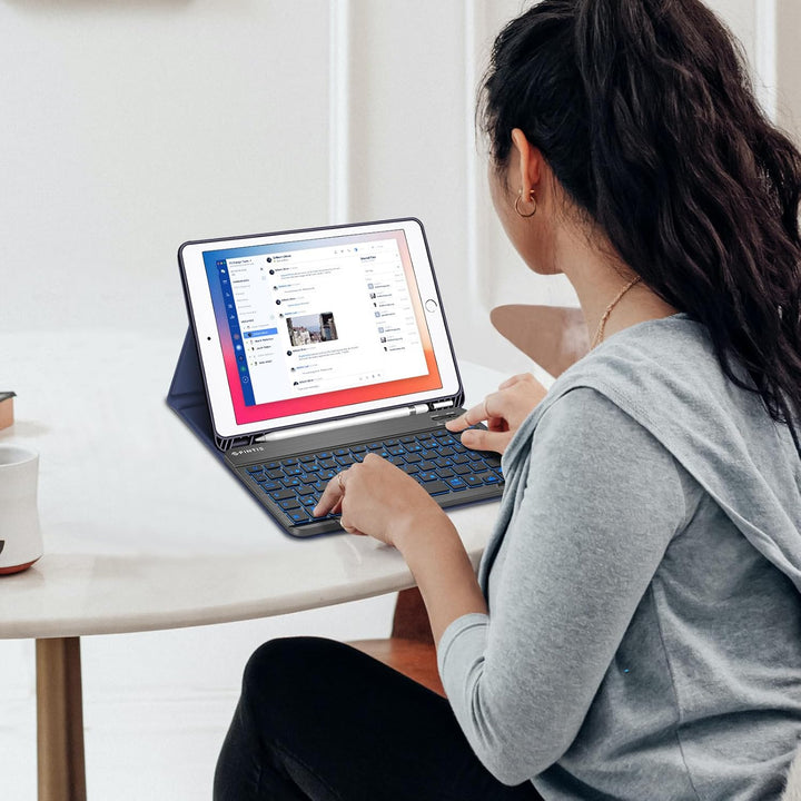 Fintie Hülle mit Tastatur für iPad 9. / 8. / 7. Generation (10.2 Zoll, 2021/2020/2019), Beleuchtete