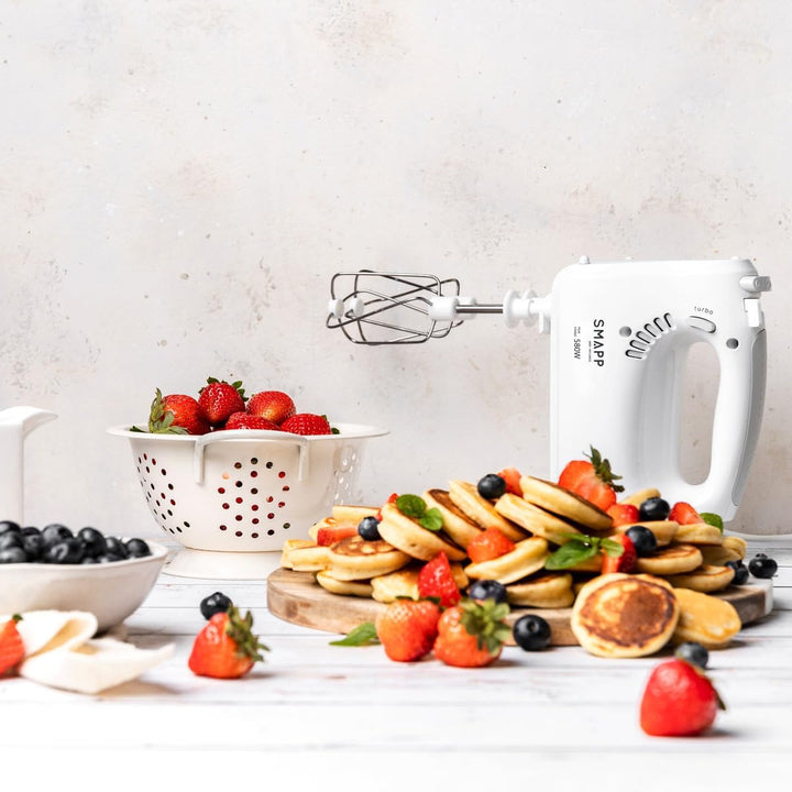 SMAPP 451.4 Handmixer, 580W, Weiss Küchenmixer, 5 Geschwindigkeiten + Turbo Boost, 2 Rührbesen und 2