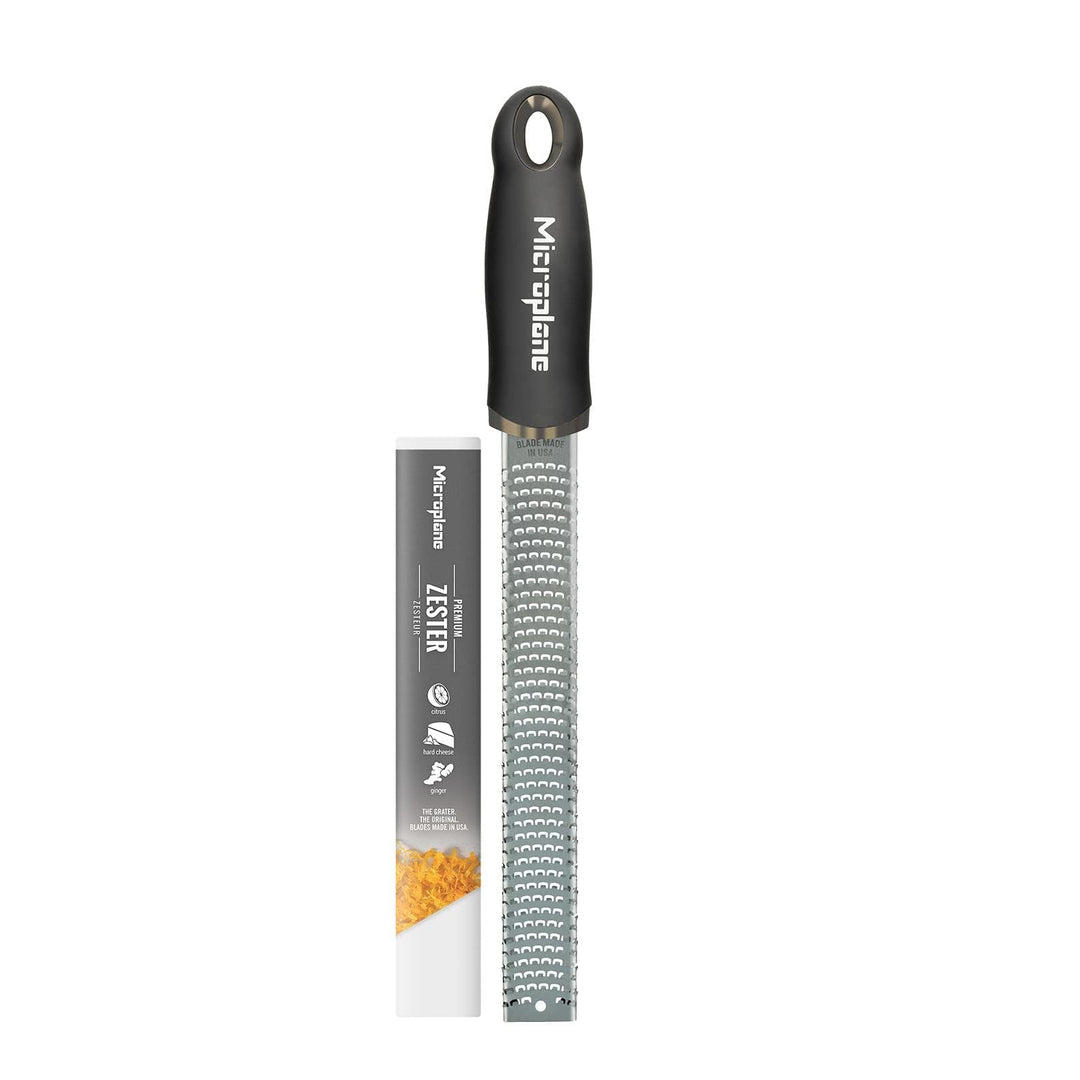 Microplane Zester Küchenreibe in Schwarz für Zitrusfrüchte, Hartkäse, Ingwer, Schokolade & Muskatnus