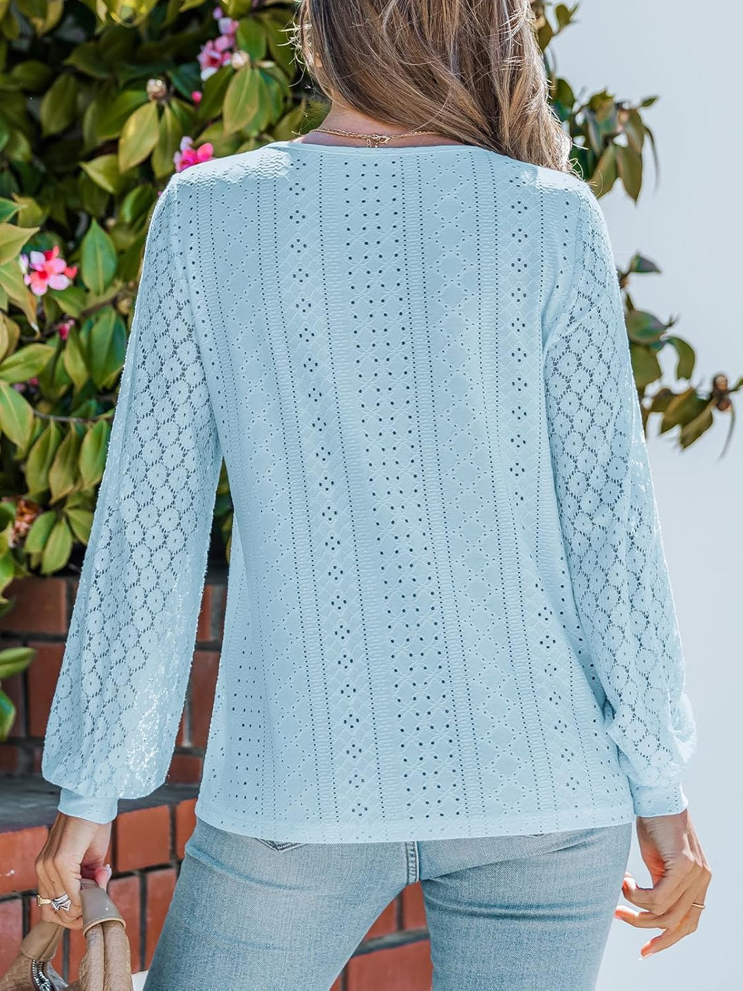 CUPSHE Damen Blusen mit V Ausschnitt, überbackener Spitze, Lange Spitzenärmel, gebänderte Manschette