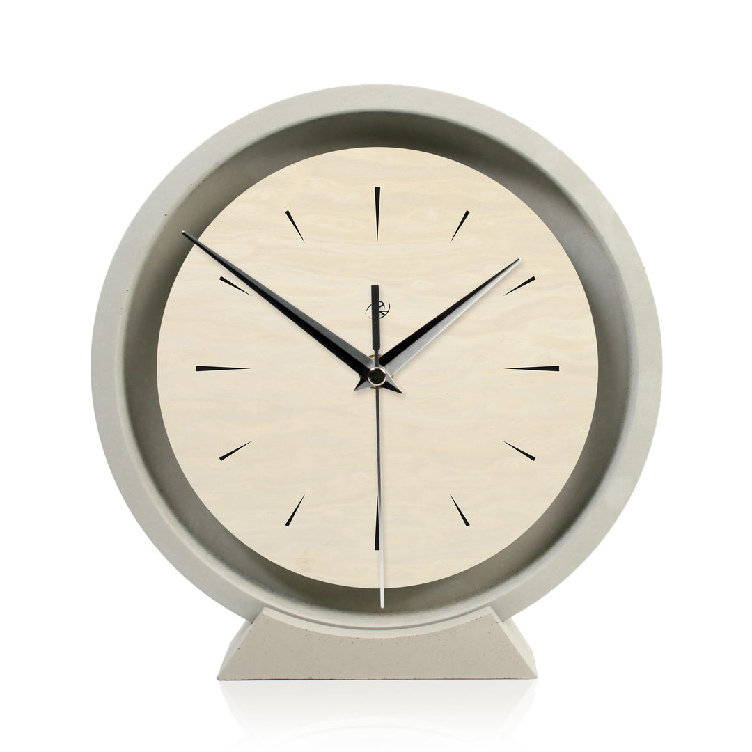 Runde Tischuhr aus Beton im Industrial Design – leise Standuhr ohne Ticken in minimalistischem Desig