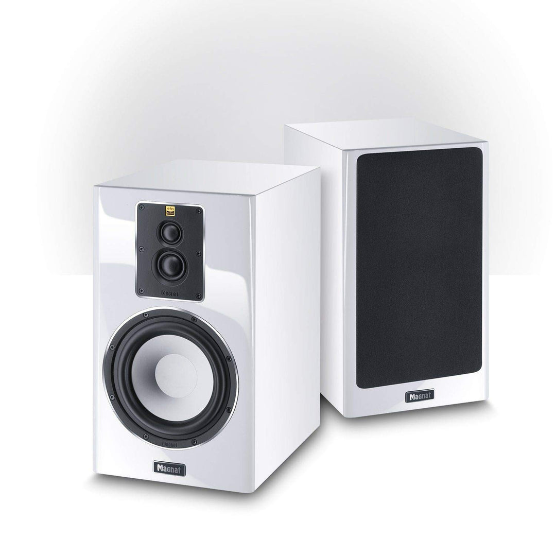 Magnat Signature 703, weiss, 1 Paar - dynamischer 3-Wege Regal-Lautsprecher mit edler Hochglanz-Fron