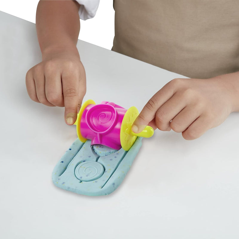 Play-Doh Kitchen Creations Küchenmaschine und Plätzchen-Party Spielset für Kinder ab 3 Jahren mit 15