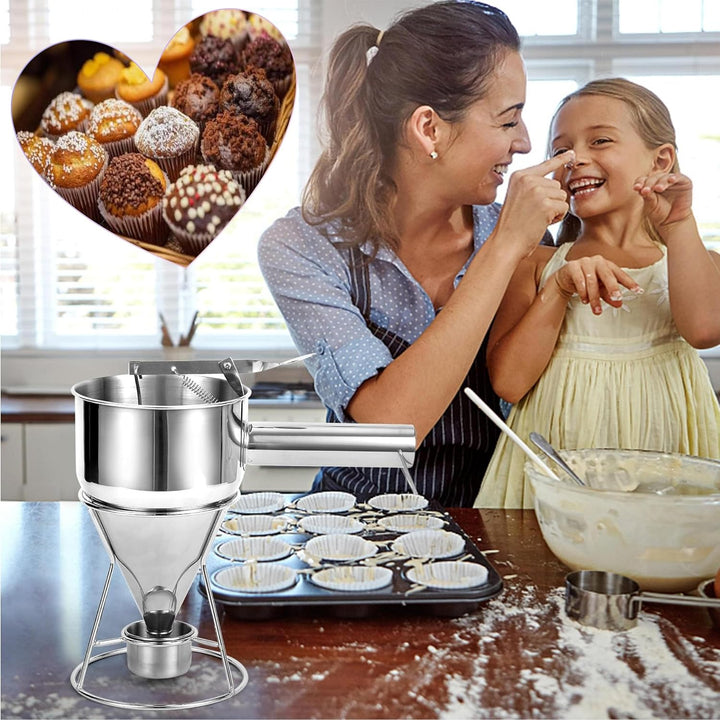 eGenuss 2er-Set Edelstahl Backtrichter Pfannkuchen Teigspender + Düsen + fester Ständer mit Teigsamm