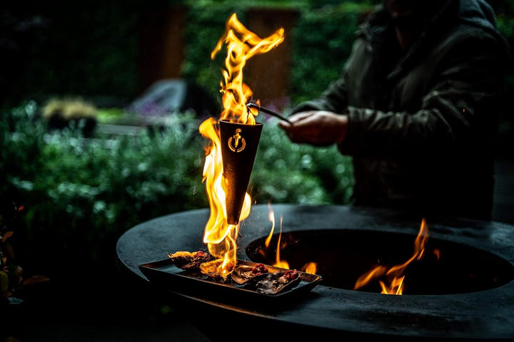 Forged Flambadou, Hergestellt aus Gusseisen, Heft aus