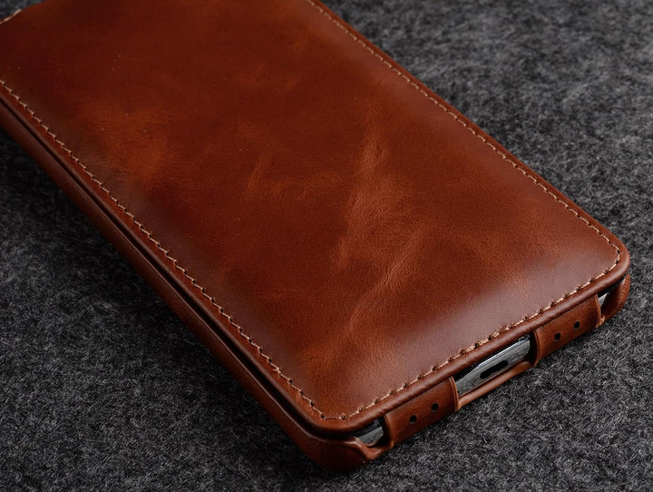 STILGUT UltraSlim kompatibel mit Google Pixel 7 Hülle - Pixel 7 Flip Case aus Leder, Klapphülle, Han
