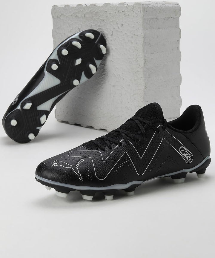 PUMA Herren Future Play Fg/Ag Fussballschuh 42.5 EU Puma Black Puma Silver, 42.5 EU Puma Black Puma