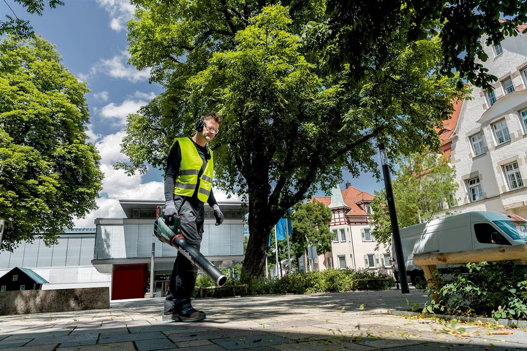 Metabo Akku-Laubbläser LB 18 LTX BL (601607850) 18V, 150 km/h Luftgeschwindigkeit (Tragegurt, gummie