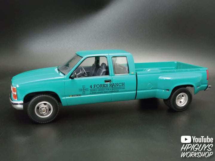 AMT AMT1409M/12 1/25 1996 Chevrolet C-3500 Dually Pickup Modellbausatz, Mehrfarbig