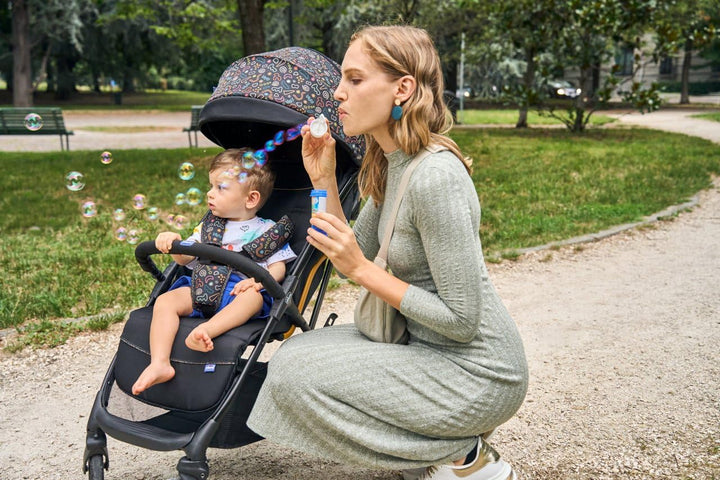 Chicco Glee Kinderwagen, Buggy praktisch und leicht, automatischer Verschluss, breiter und bequemer