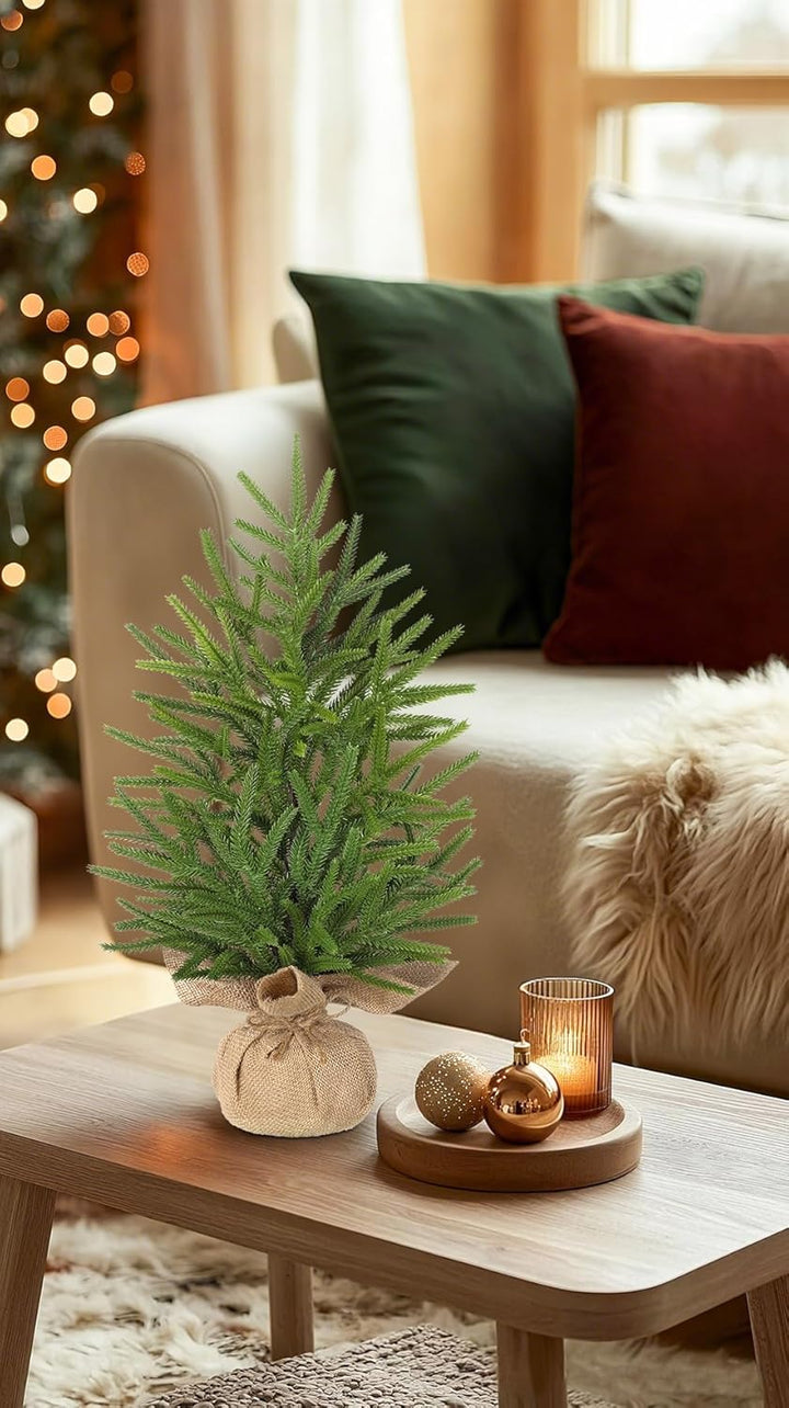 Oairse Mini Tabletop Weihnachtsbaum in Sackleinen Basis 55cm/21,6 Zoll Künstliche Kiefernzweige Bede
