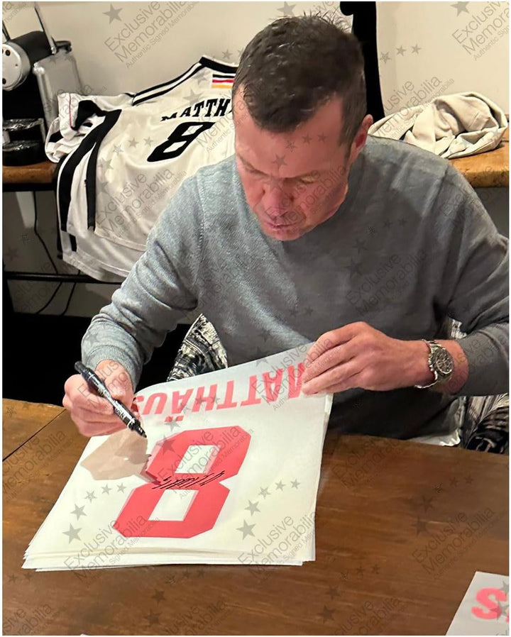 Exclusive Memorabilia Bayern München 1987-88 Trikot, signiert von Lothar Matthäus. Gerahmt