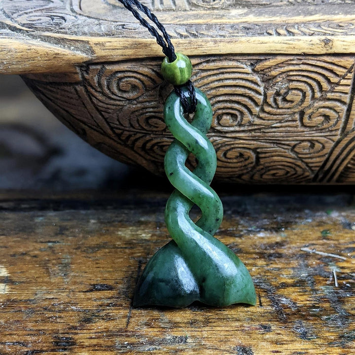 81stgeneration Anhänger Halskette Walfischschwanz Handgeschnitzte Nephrit-Jade für Damen und Herren