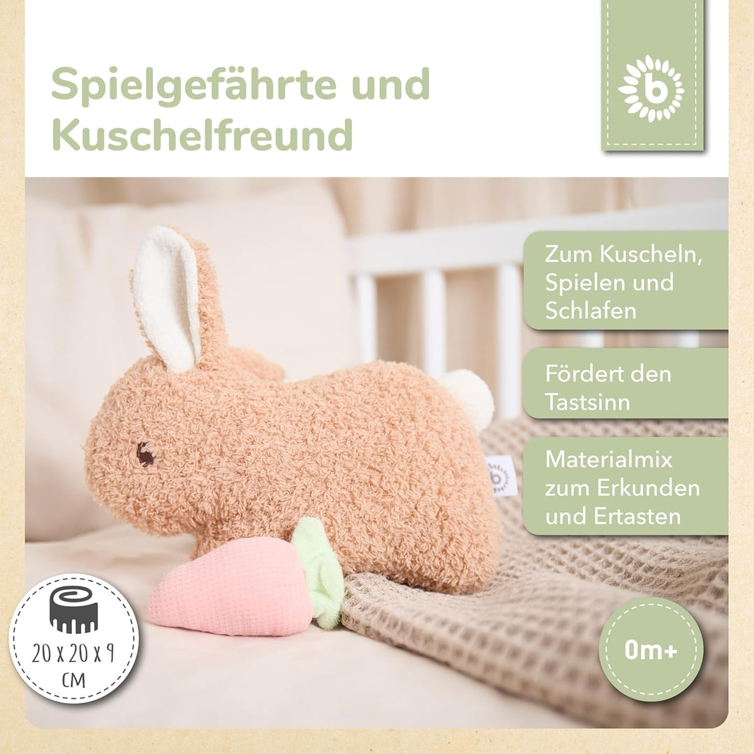 Bieco Kuscheltier Hase Fine aus Bouclé mit quietschender Karotte | 20 cm | Baby Plüsch Hase Stofftie