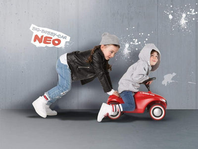 BIG-Bobby-Car-Neo Rot - Rutschfahrzeug für drinnen und draussen, Kinderfahrzeug mit Flüsterreifen im