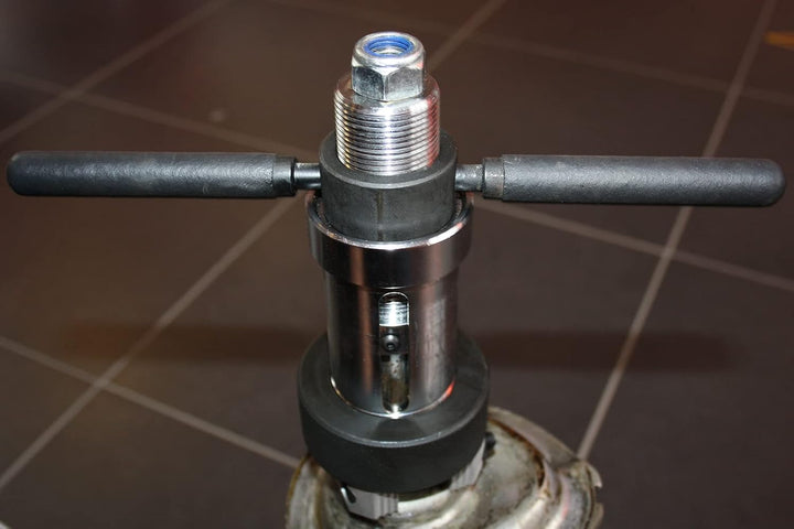 Brilliant Tools BT651100 Montagewerkzeug für Stossdämpfer mit Zuganschlagsfeder, 8-tlg