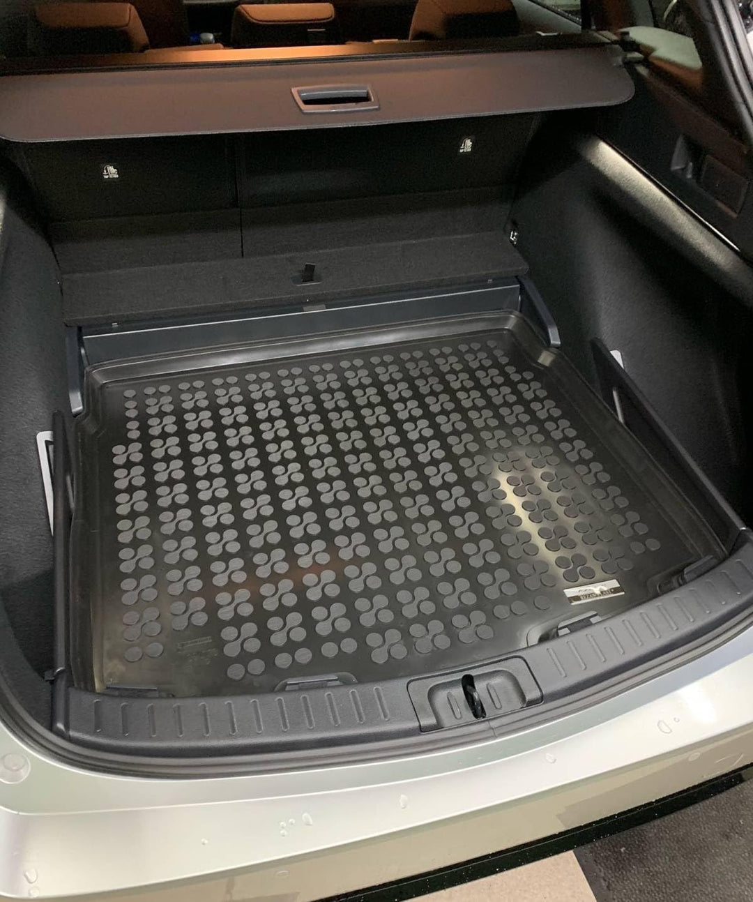AZUGA Gummi Kofferraumwanne Premium Antirutsch passend für Toyota Corolla Touring Sports ab 2019 (un